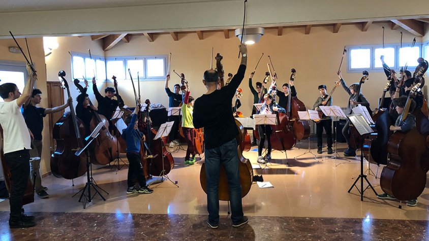 La Trobada de Contrabaixos a l'Escola Municipal de Música de Tàrrega