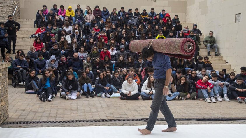 Un moment de l'espectacle 'Runa' a la plaça dels Comediants