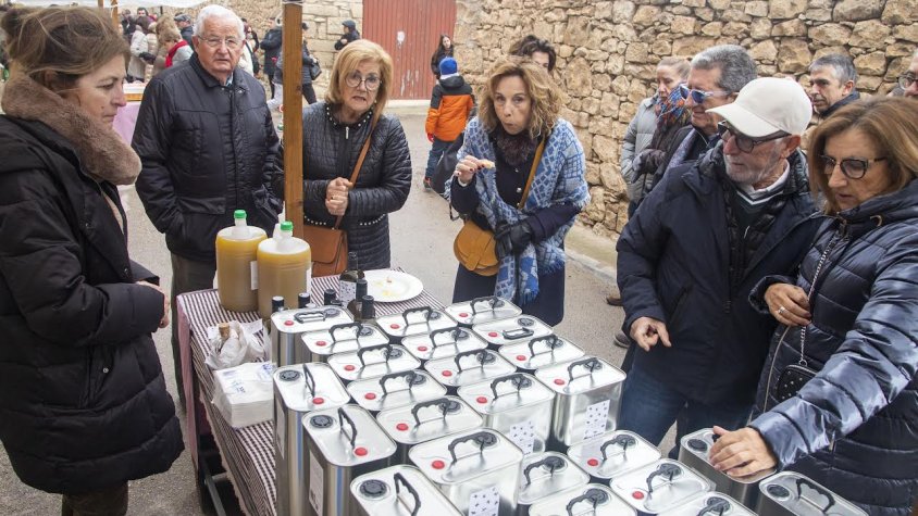 Una de les parades de productors d'oli a Belianes