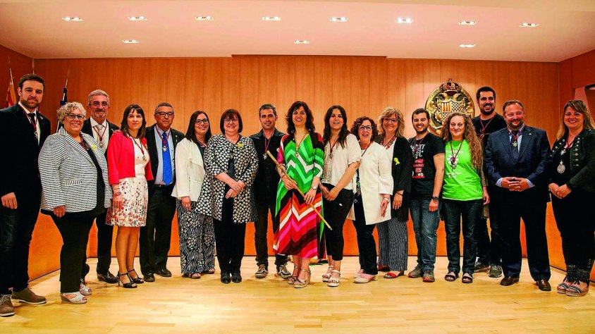 Foto de grup de la constitució de l'ajuntament el juny del 2019