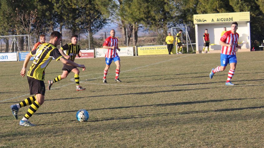 Un moment del partit contra la Pobla