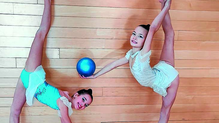 Les gimnastes federades Emma Capell i Annia Puiggener
