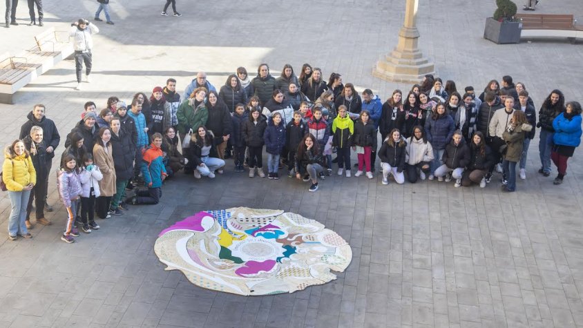 El puzle muntat amb alumnes dels diferents centres educatius de la ciutat