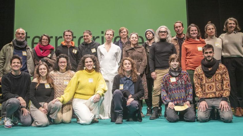 Foto de família amb artistes i representants de FiraTàrrega