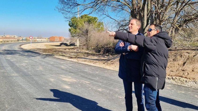 José Crespín amb Jaume Pané en un dels camins millorats