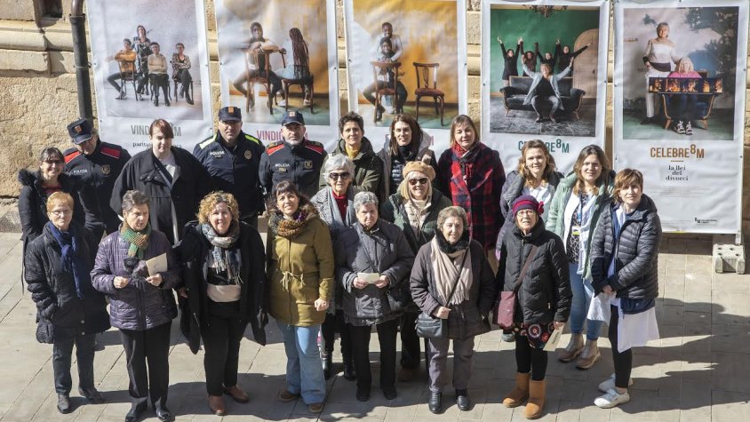 Presentació de la campanya amb algunes de les imatges de l'exposició central
