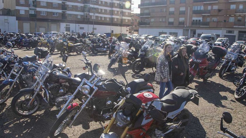 Centenars d'aficionats, a la 14a Trobada de Motos de Motorrons