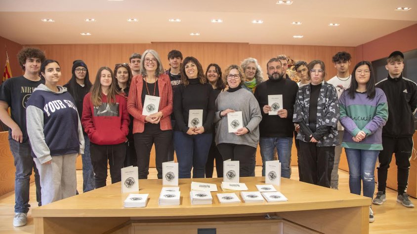 Foto de grup de la presentació del 'fanzine'