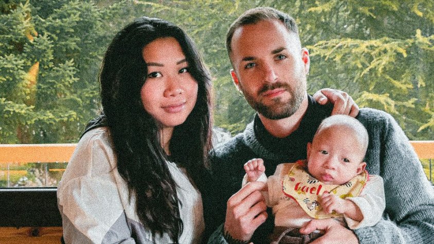 Oriol Jové al costat de la seua parella, Ellen, i el seu fill Gael