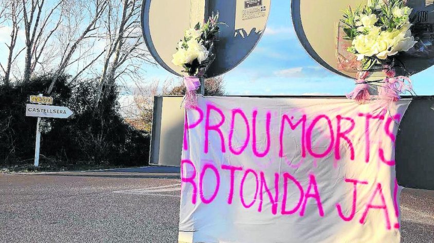 El cartell que està penjat a l'encreuament