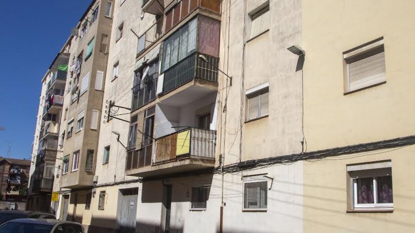 Els fets van succeir en un pis del passatge Sant Jordi, un carrer molt curt i estret de Tàrrega