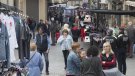 Concorregut mercat setmanal a Tàrrega tot i ser festiu
