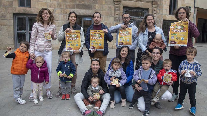 Membres de l’organització amb el regidor de Cultura