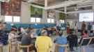 L'Embarrat i Alba exposen les obres que van crear persones amb discapacitat inspirant-se en Viladot