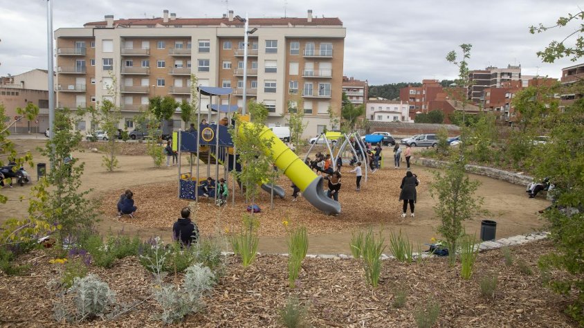 Primers usuaris de la plaça de les Bòbiles