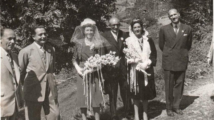 Santuari de Meritxell a Andorra. Setembre de 1947. Casament de Consol Perenya Dulot i de Maria Perenya Pàmies