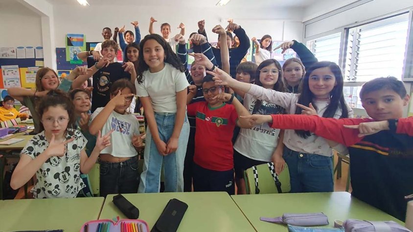 La Mariangel amb els seus companys de classe