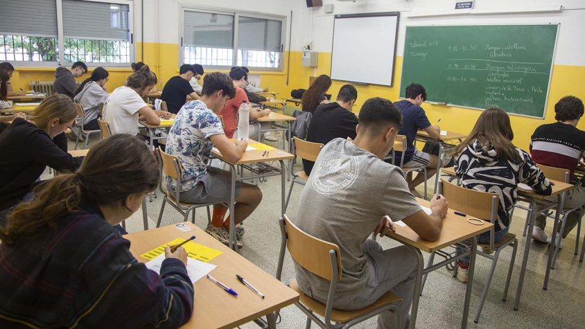 Alguns dels alumnes que s'examinen de la selectivitat