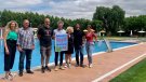 Torna el carnet comarcal que enguany dona accés a 17 piscines de l'Urgell 