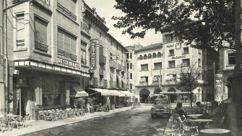 Imatge postal que ens il·lustra com era el passeig del Carme a inicis del segle XX