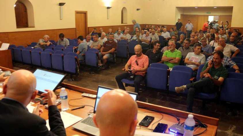 Un moment de l'assemblea general de la Comunitat de Regants dels Canals d'Urgell
