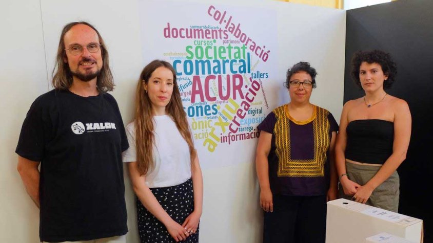 El director de l'Arxiu amb les tres creadores seleccionades