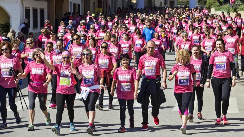 Les dones van prendre els carrers d'Agramunt en una Cursa de la Dona de rècord