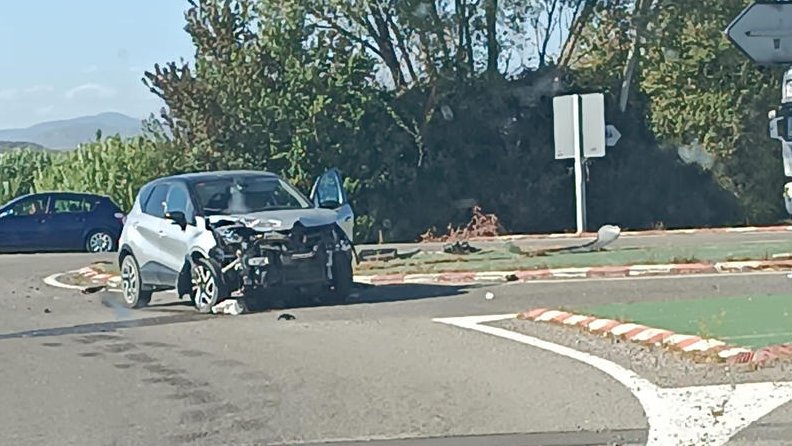 El cotxe involucrat en l'accident de l'encreuament del Rellevo a Castellserà dijous