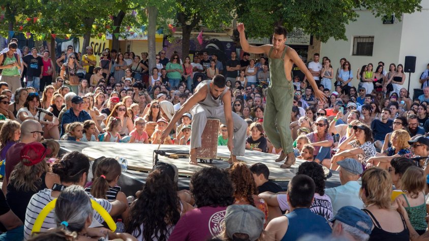 Els targarins A-Rítmiks amb '360º' a la plaça de les Nacions Sense Estat