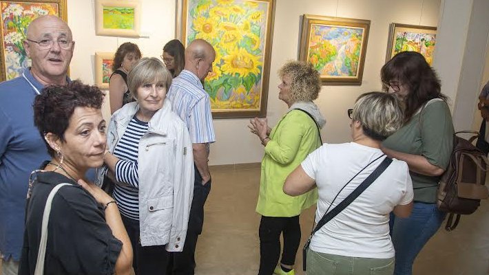 La inauguració de l'exposició de pintures de l'artista Josep Maria Armengol