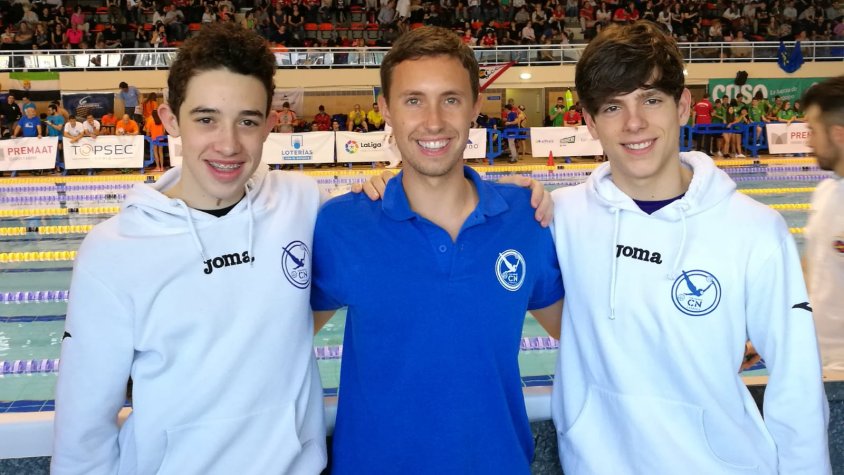Pol Solsona i Toni Grañó amb el seu entrenador