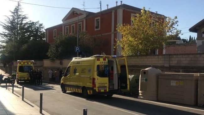 Dues ambulàncies  al lloc dels fets