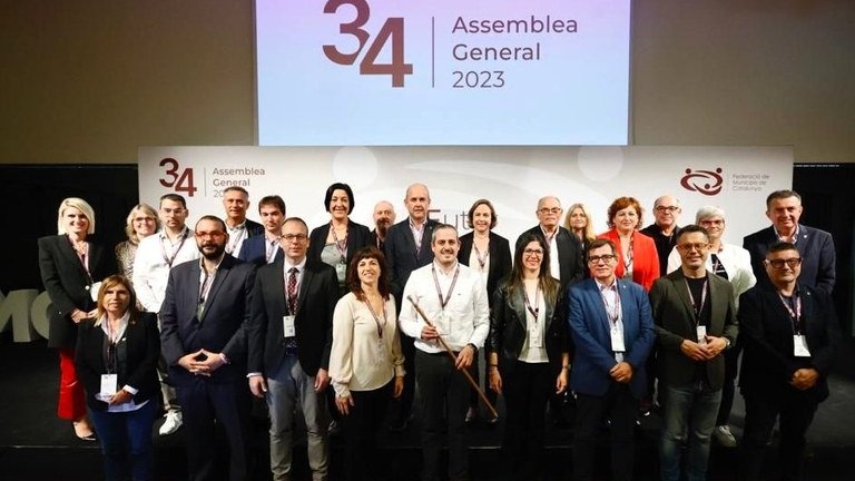 Imatge de grup dels nous òrgans de govern de la Federació de Municipis de Catalunya