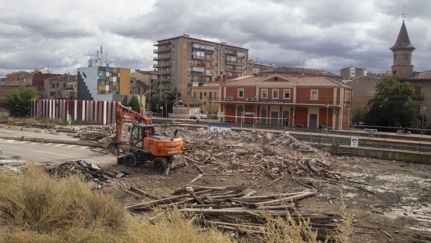 Imatge de les obres de construcció de la nova estació d'autobusos
