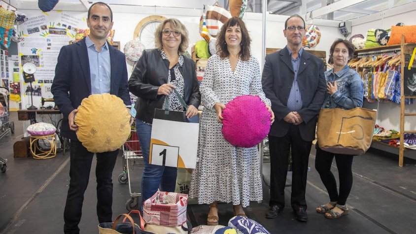 Visita institucional a l'estand de Cartaes