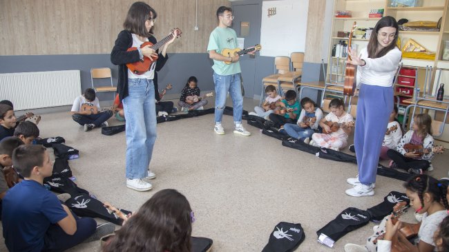 Dos professores de l’Escola de Música i un altre del centre