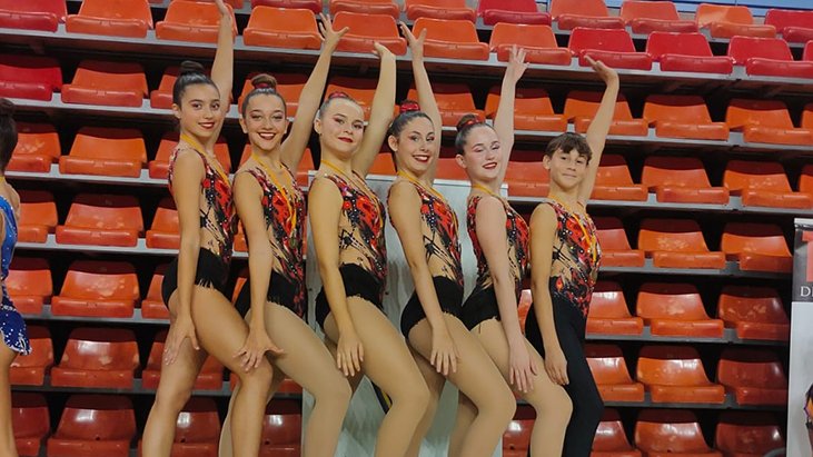 L'equip Júnior, primer del podi