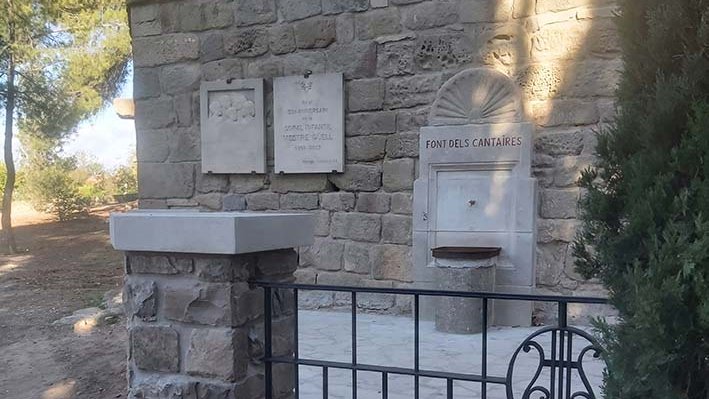 Vista del renovat espai de la Font dels Cantaires