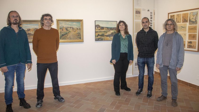 Les autoritats amb algunes obres i dibuixos que es poden veure al Museu Tàrrega Urgell