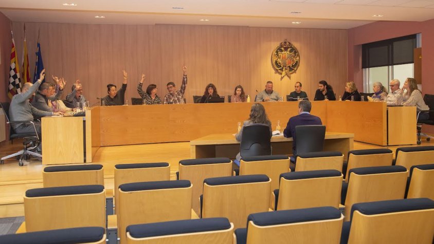 Junts votant a favor de la reducció del 6% en l'IBI