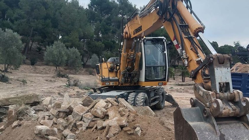 Imatge dels treballs realitzats en la tria i rebuig de pedra pel parc