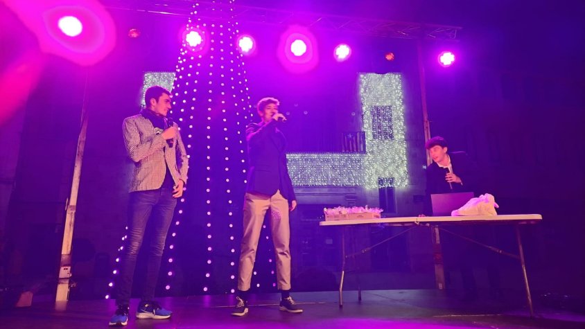 Actuació d'El Pati Podcast a la plaça Major