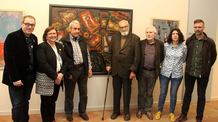 Rosa Maria Perelló, alcaldessa de Tàrrega i presidenta de la Diputació de Lleida, amb Lluís Trepat, Antoni Boleda i Francesc Rufes, els tres autors vius que exposen treballs en aquesta mostra. Els acompanyen la comissària Esther Solé Martí; el director de