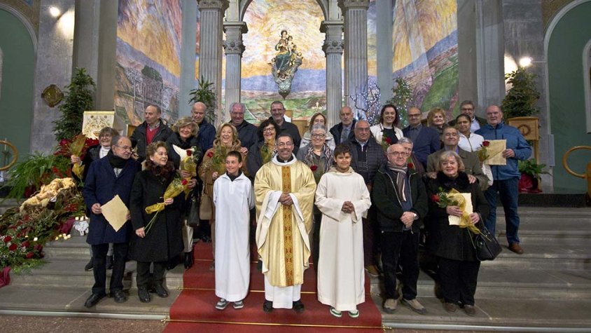 Foto de família de la festa dels Matrimonis a Santa Maria de l'Alba