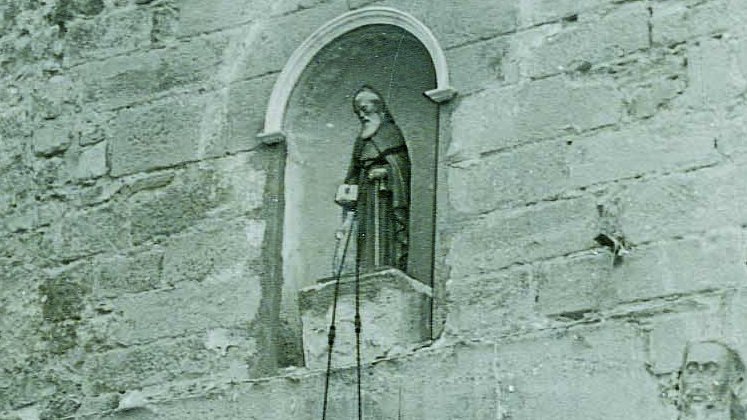 Descoberta de la imatge de Sant Antoni Abat pels padrins Sebastià Ramon i Rosalia Fonoll
