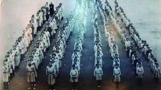 Alumnes al pati del col·legi