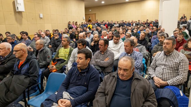 Unes 400 persones a l'assemblea d'ahir a Fondarella