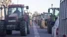 Els pagesos continuen amb les protestes i els talls de carreteres