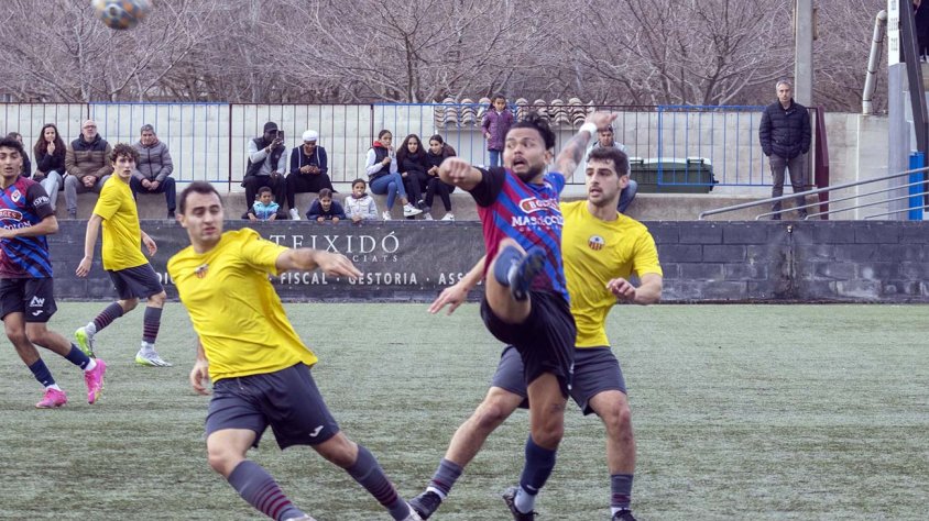 Una jugada del partit