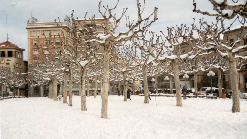 Imatge de la plaça del Carme ben nevada